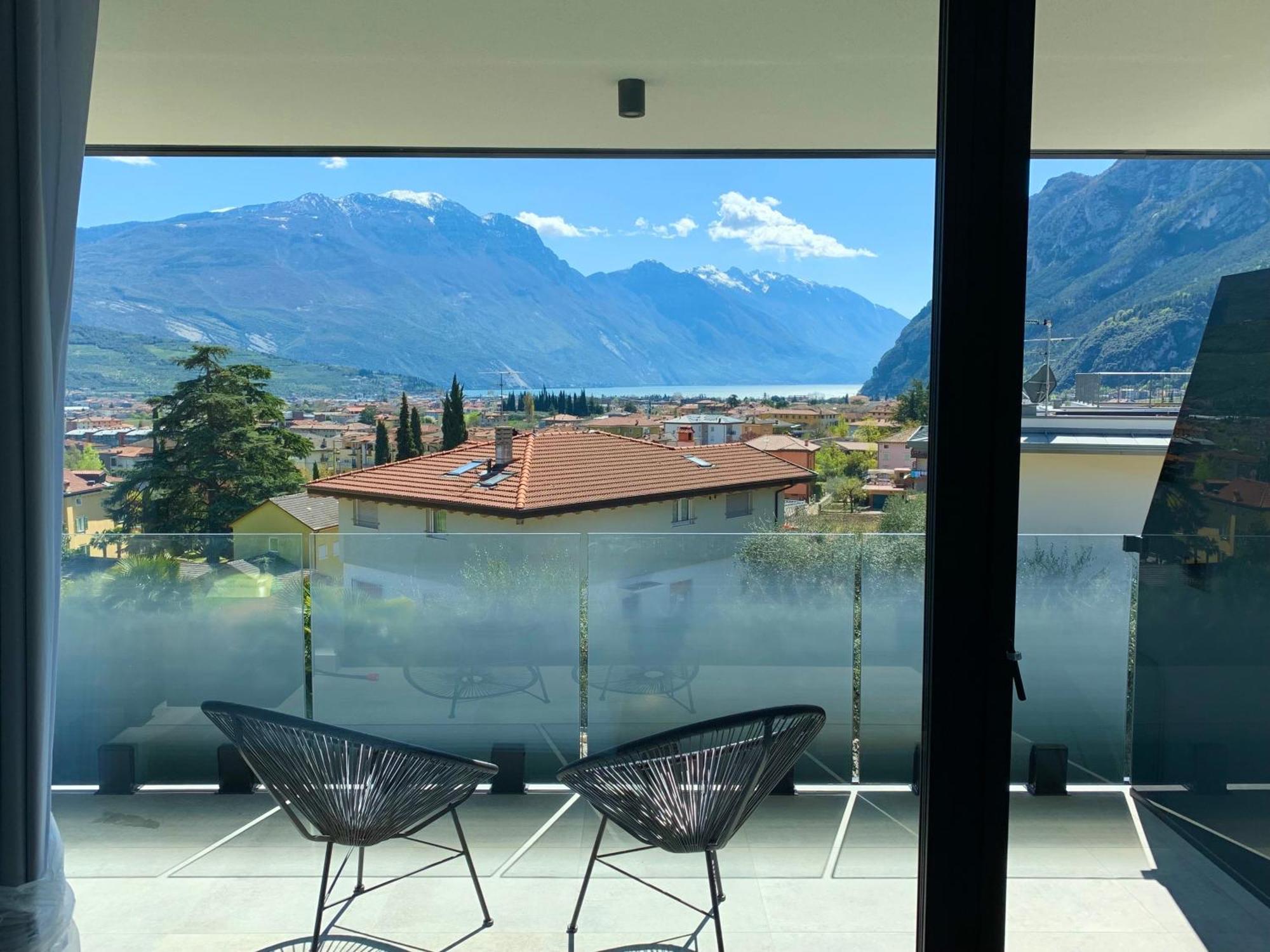 Visioni Lake View Boutique Rooms & Breakfast - Adults Friendly Riva del Garda Exterior photo